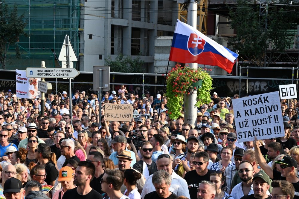 Protivládní protest v Bratislavě