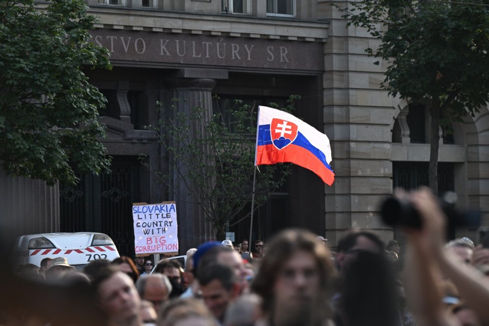 Protivládní protest v Bratislavě