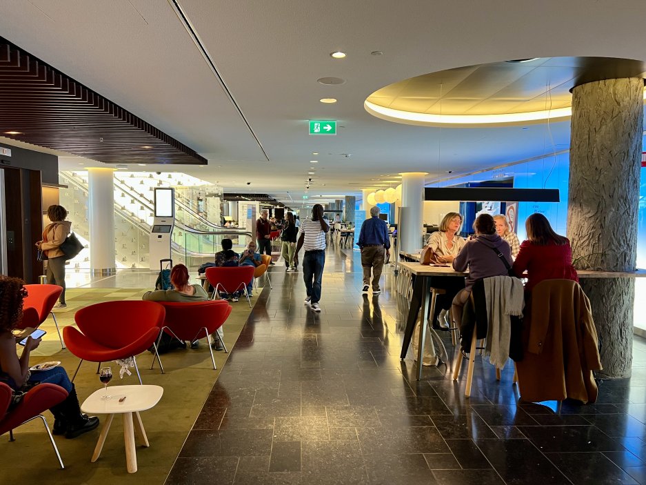 KLM Crown Lounge