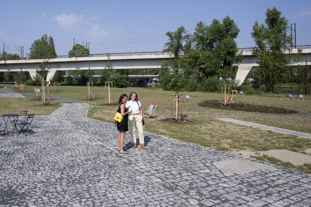 Praha 7 u Vltavy dokončila park U Vody, plánuje ho dále rozvíjet