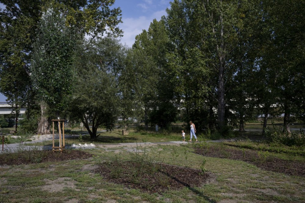 Praha 7 u Vltavy dokončila park U Vody, plánuje ho dále rozvíjet