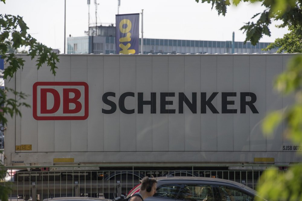 Dánové koupí DB Schenker, přeplatili i šejky