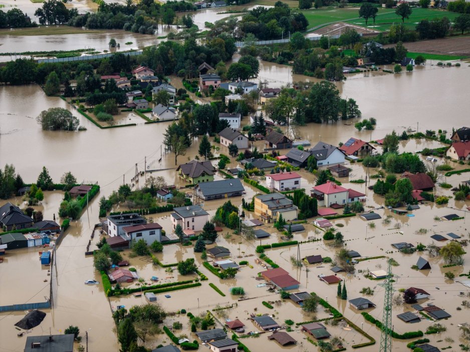 Napjatá a místy kritická situace panuje v jihozápadním Polsku zasaženém záplavami