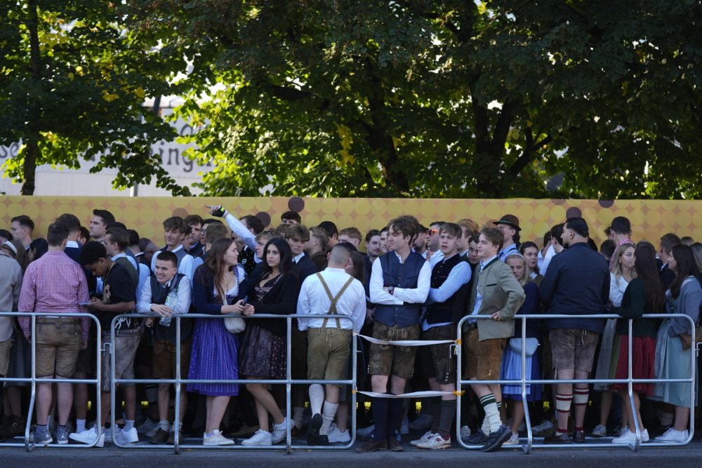 Úřady uvedly, že nemají informace, že by pivním slavnostem hrozilo nějaké konkrétní nebezpečí.