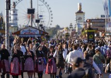 Loni akci navštívilo 7,2 milionu lidí, vypilo se 6,5 milionu mázů piva a návštěvníci ukradli přes 115 tisíc pivních sklenic. 