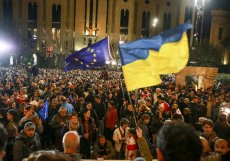 V Tbilisi proti výsledkům voleb protestují tisíce lidí