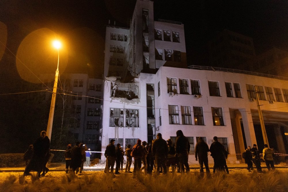 Ruský bombový útok na druhé největší ukrajinské město Charkov poničil významnou architektonickou památku Deržprom. Ta je označována za první sovětský mrakodrap