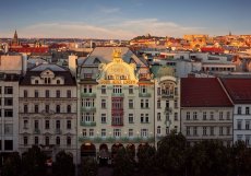 Hotel Evropa či Grandhotel Evropa byla postavena v roce 1872 jako novorenesanční, hlavní trakt do náměstí byl pak zbořen a je novostavbou z let 1904-1905. 