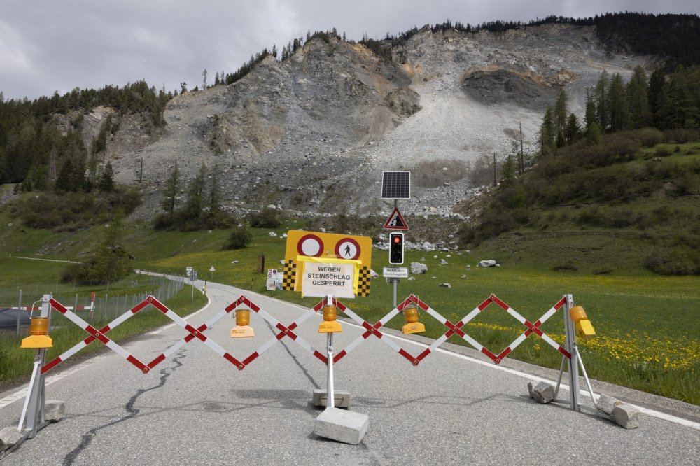 Švýcarská víska Brienz se kvůli hrozbě sesuvu horské stěny opět připravuje na evakuaci