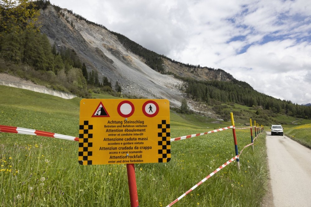 Švýcarská víska Brienz se kvůli hrozbě sesuvu horské stěny opět připravuje na evakuaci