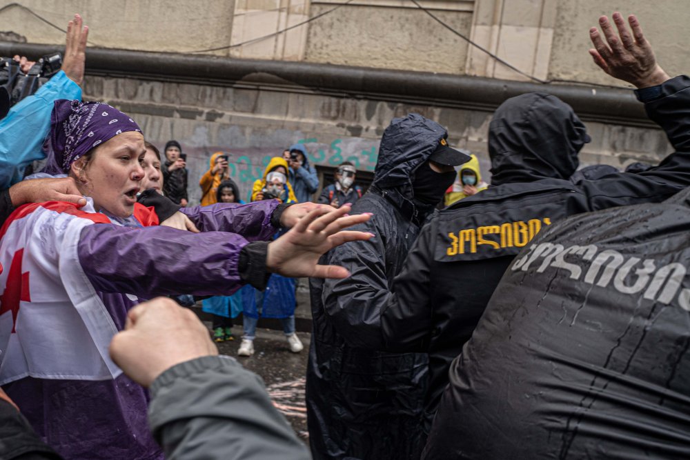 nominace v kategorii Reportáž - Ray Baseley, Forum 24 / Týdny protestů v Gruzii