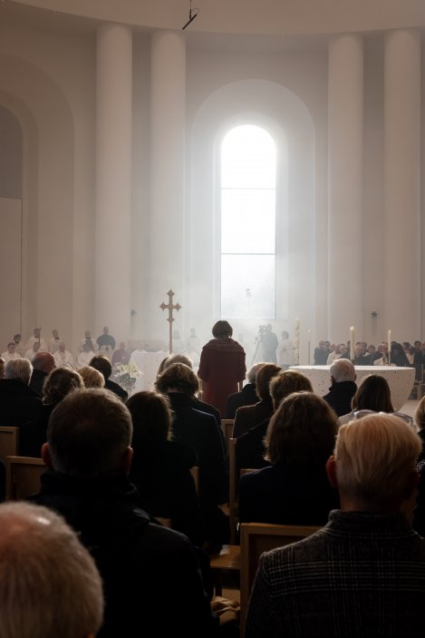 Berlínské arcibiskupství se do rekonstrukce katedrály sv. Hedviky pustilo s nevídanou odvahou. Vlastně to není žádná rekonstrukce, ale kompletní přestavba. Zejména interiér se změnil k nepoznání