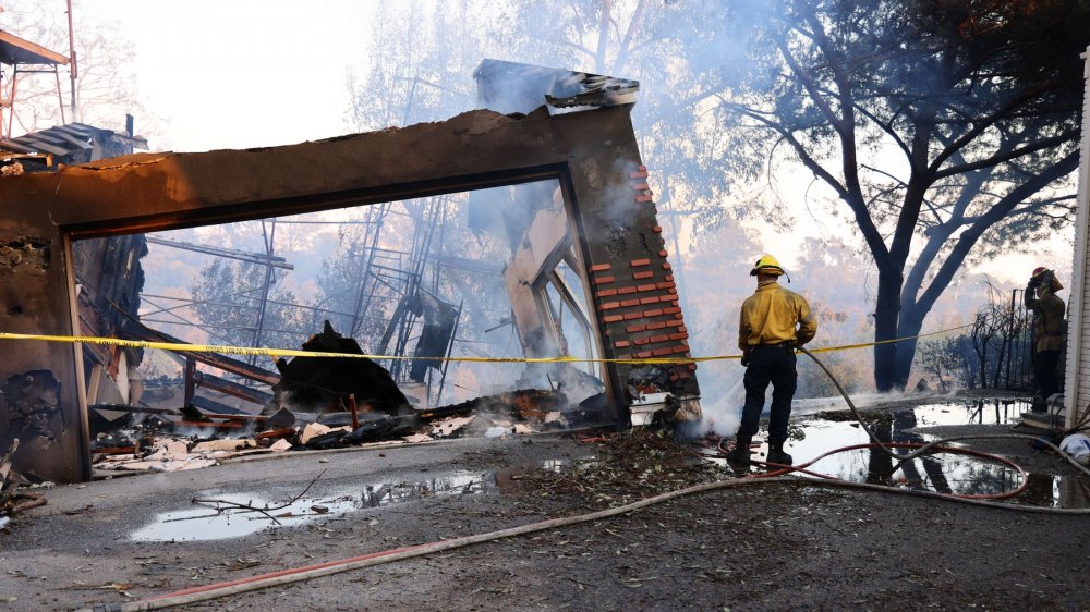 Požáry v Los Angeles jsou na nejlepší cestě stát se jedním z nejnákladnějších katastrof tohoto typu v dějinách USA. 