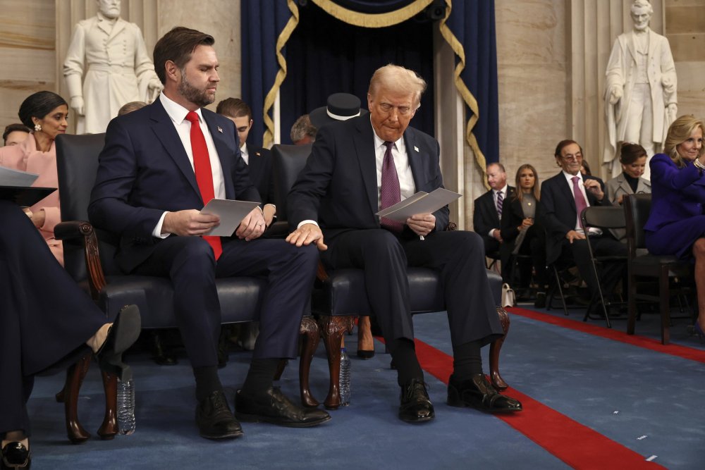  J. D. Vance a Donald Trump na 60. prezidentskou inauguraci do rotundy Kapitolu ve Washingtonu.