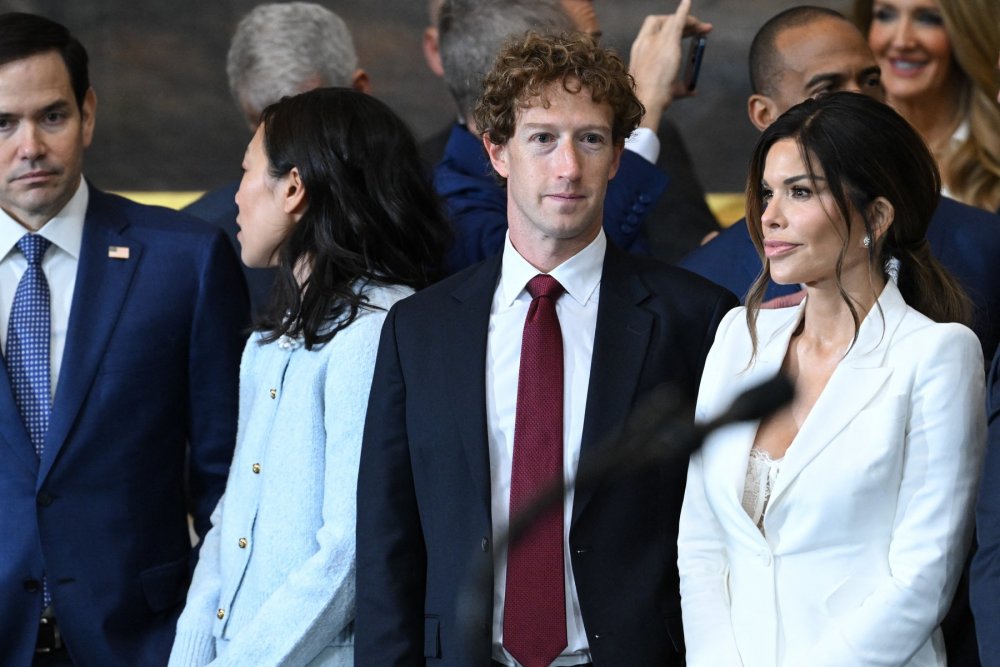 Kandidát na ministra zahraničí USA Marco Rubio, Priscilla Chan, generální ředitel společnosti Meta a Facebooku Mark Zuckerberg a Lauren Sanchezová se účastní inauguračního ceremoniálu před složením přísahy Donalda Trumpa jako 47. prezidenta USA v Kapitolu USA. 