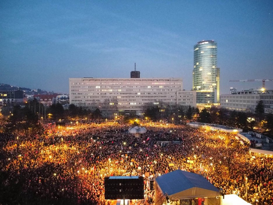 Protesty proti vládě Roberta Fica na Slovensku