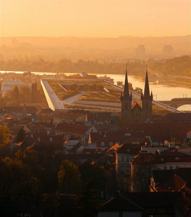 Ateliér založený v norském Oslu se řadí k předním architektonickým týmům současnosti. V Praze se jeho návrh probojoval do pětice těch nejlepších.