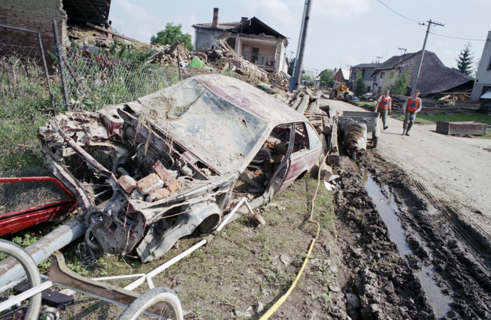 Následky povodně v Troubkách (27.7.1997)