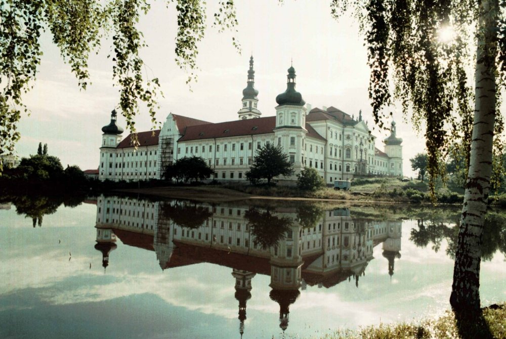 Vojenská nemocnice Klášterní Hradisko v Olomouci během katastrofálních povodní v roce 1997.