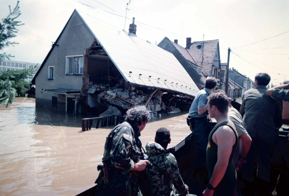  V předměstské části Olomouc-Černovír byly vlivem záplav zcela zničeny některé domy. (10.7.1997)