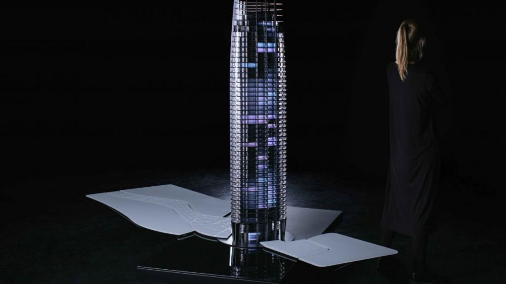 Model mrakodrapu Eurovea Tower v Bratislavě.