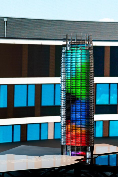 Model mrakodrapu Eurovea Tower v Bratislavě.