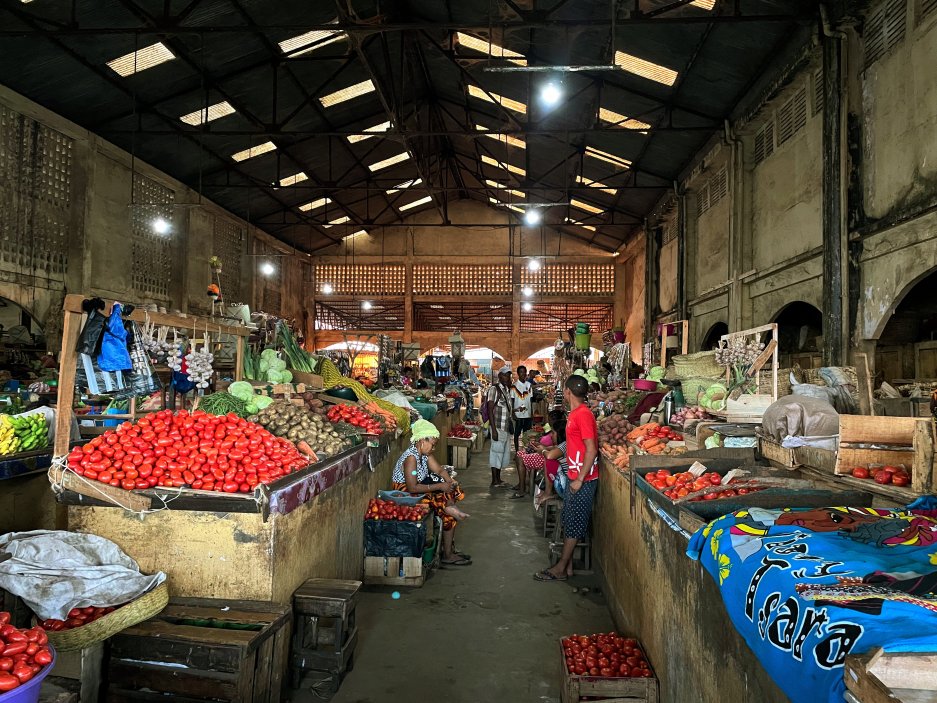 Tržnice v Hell-Ville, Nosy Be, Madagaskar