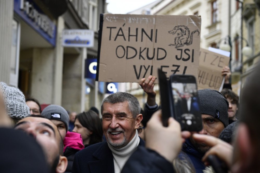 V Jablonci nad Nisou se s Andrejem Babišem chtěli potkat nejen jeho příznivci, ale i odpůrci.