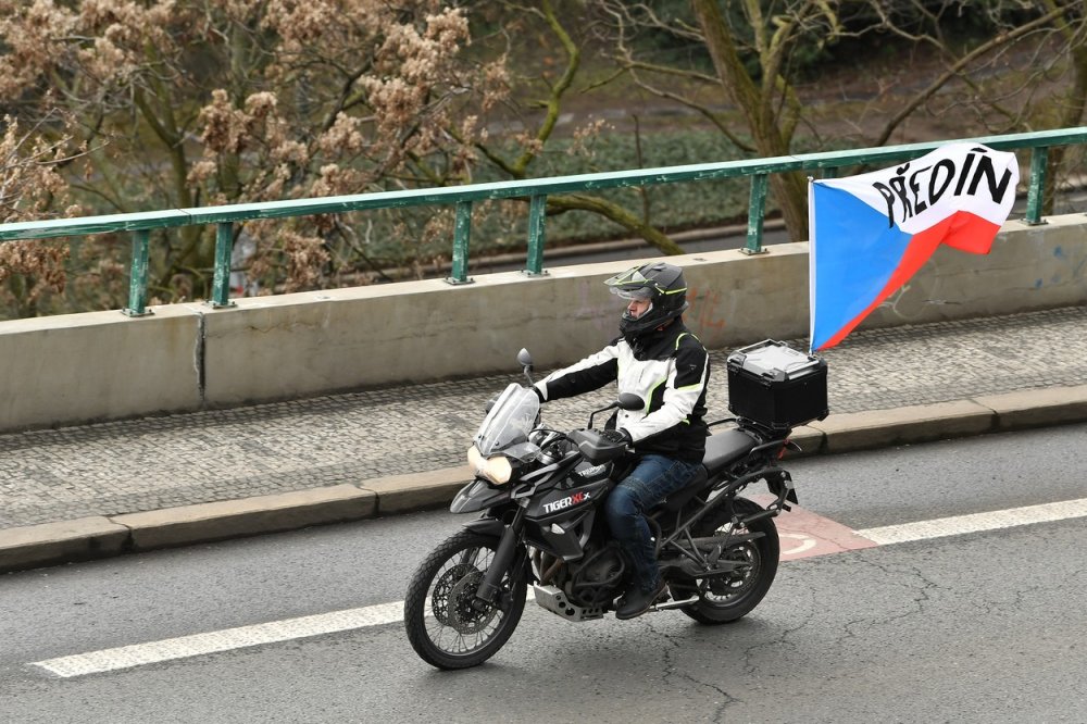 Spanilá jízda motorkářů u příležitosti inaugurace nově zvoleného prezidenta Petra Pavla, 9. března 2023, Praha.