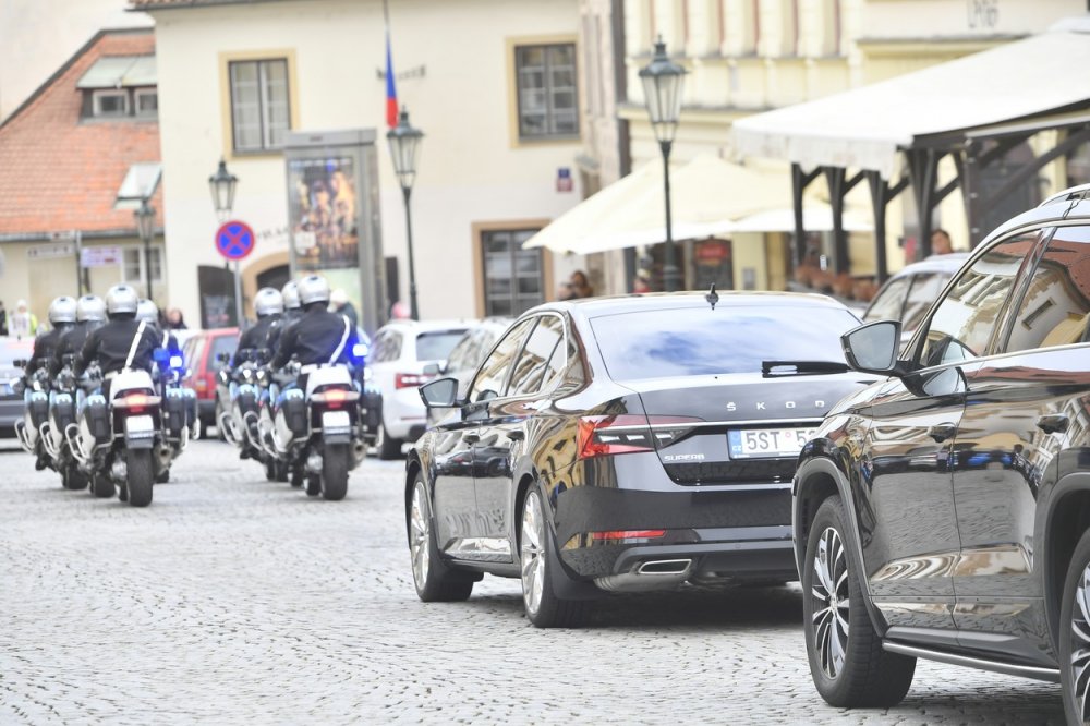 Nově zvolený prezidentPetr Pavelodjíždí z Hrzánského paláce před svou inaugurací na Pražském hradě, 9. března 2023, Praha.