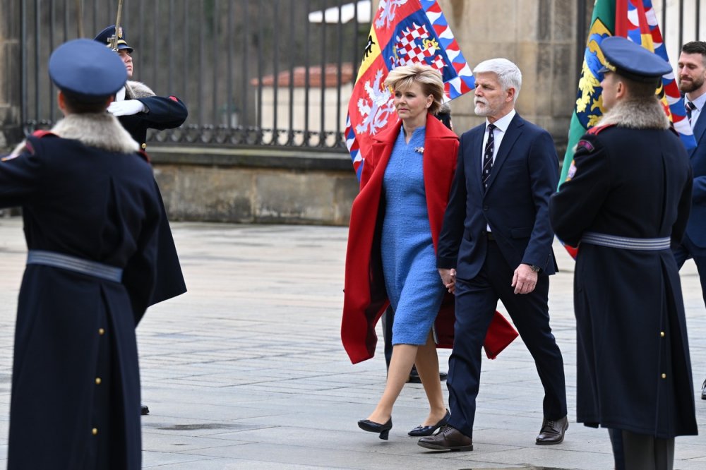 Příjezd zvoleného prezidenta Petra Pavla a jeho manželky Evy Pavlové na svou inauguraci na Pražský hrad, 9. března 2023, Praha.