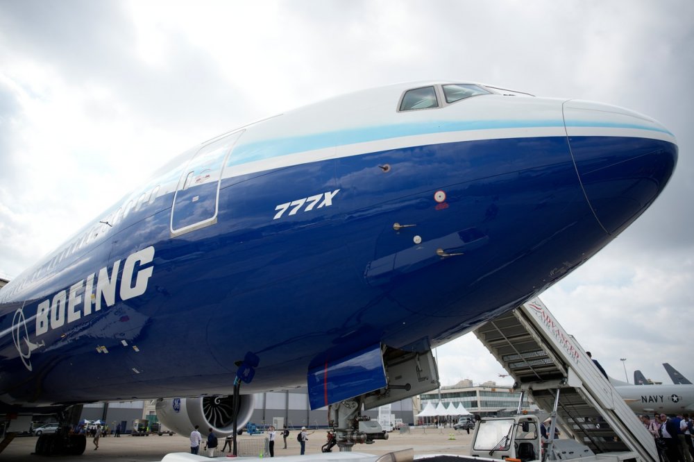 Boeing 777X během pařížské letecké show v Le Bourget