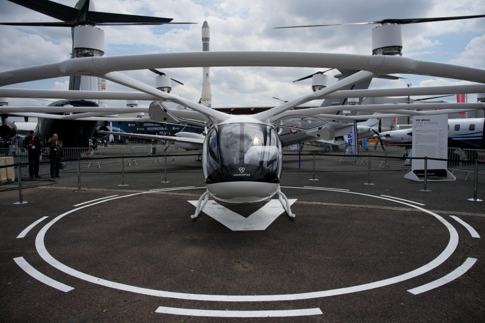 Elektrická multikoptéra s vertikálním vzletem a přistáním Volocopter 2X.