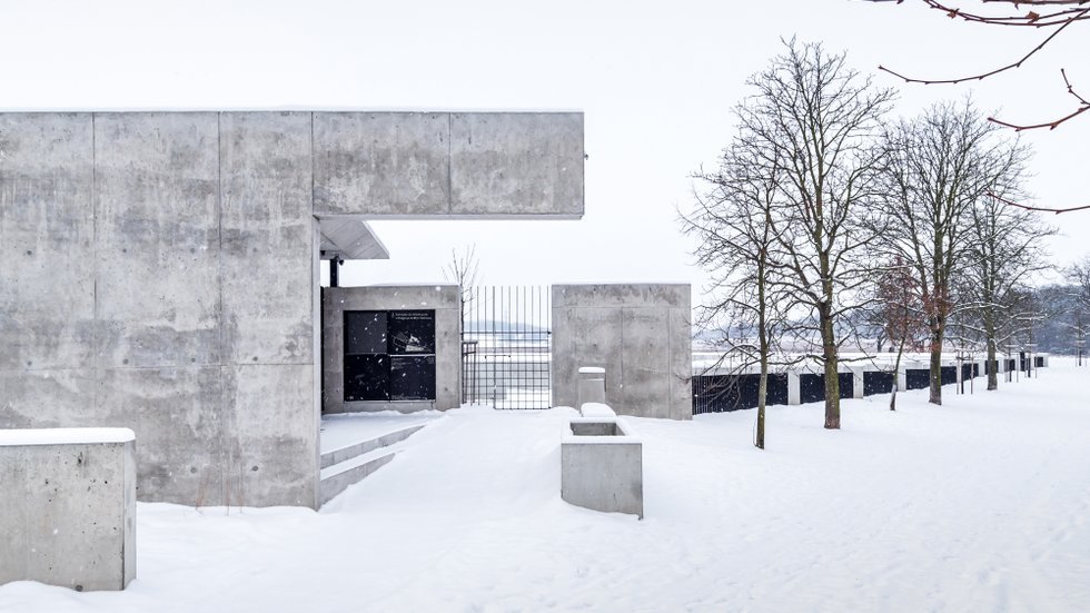 Zahrady se hřbitovem v Praze-Suchdole / Objektor Architekti 