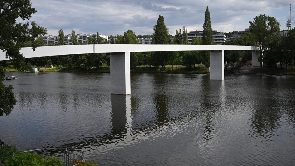 Autorem stavby je architekt Petr Tej.