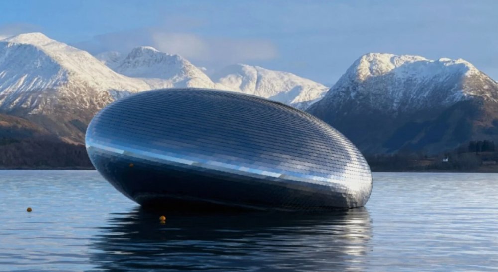 Oko lososa (Salmon Eye) - největší umělecká instalace i s restaurací pluje v norském fjordu Hardangerfjord