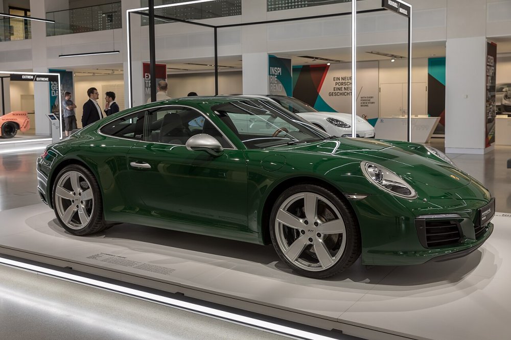 Porsche 911 s výrobním číslem 1 000 000 vyrobené v roce 2018, kdy Porsche slavilo 70 let od výroby prvního sériového sportovního modelu, kterým bylo v roce 1948 Porsche 356.