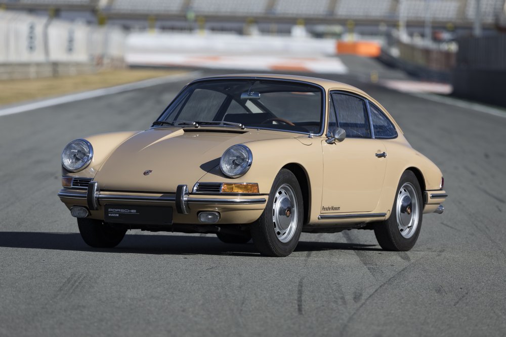 První verze Porsche 911, jak jej uchovává Porsche Museum.