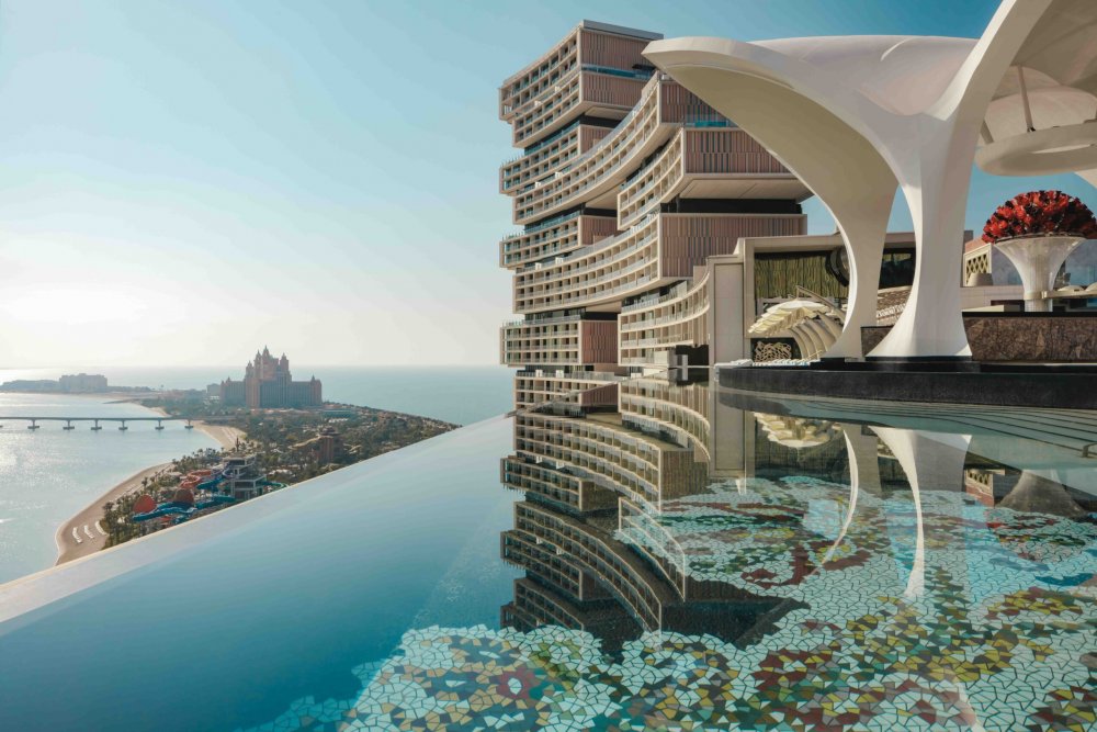 Hotel Atlantis The Royal v Dubaji se otevřel letos a i jeho součástí je řada oceněných restaurací - například Ling Ling nebo Dinner by Heston Blumenthal, která se pyšní michelinskou hvězdou.