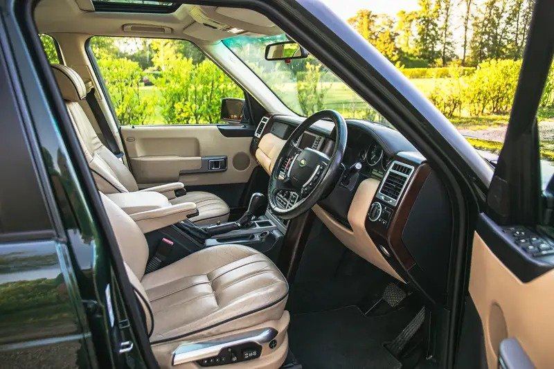 Range Rover po královně Alžbětě II. jde do aukce