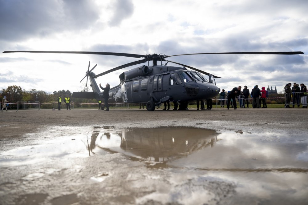 Lidé na vrtulník Black Hawk pro Ukrajinu vybrali za den přes tři miliony korun