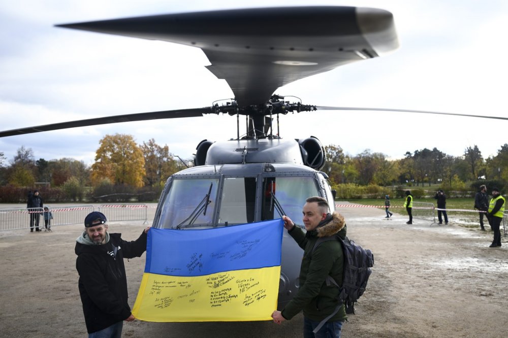 Lidé na vrtulník Black Hawk pro Ukrajinu vybrali za den přes tři miliony korun