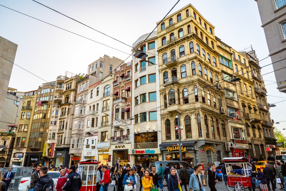 20. Centre - Istiklal Street v Istanbulu (2500 eur za metr čtvereční)