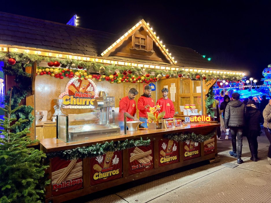 Churros jsou oblíbenou pouťovou pochoutkou